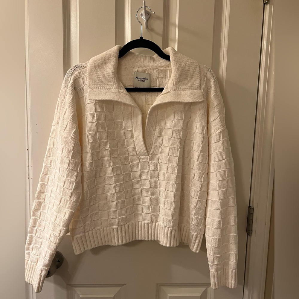 Abercrombie-NWOT-Women's Cream Sweater-Size M